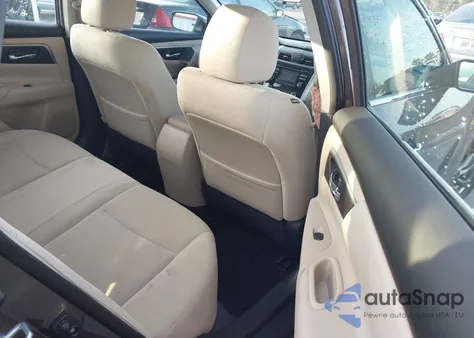 2015 Nissan Altima 2.5 S z USA, uszkodzony, nr VIN 1N4AL3AP4FN922670